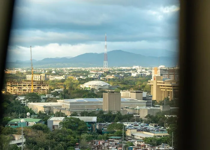 Fully Furnished :japandi Warm Retreat In Qc *